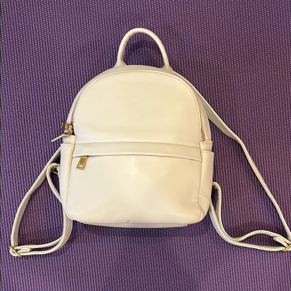 Elegant Cream Backpack with Gold Zippers + Bonus gold cardholder